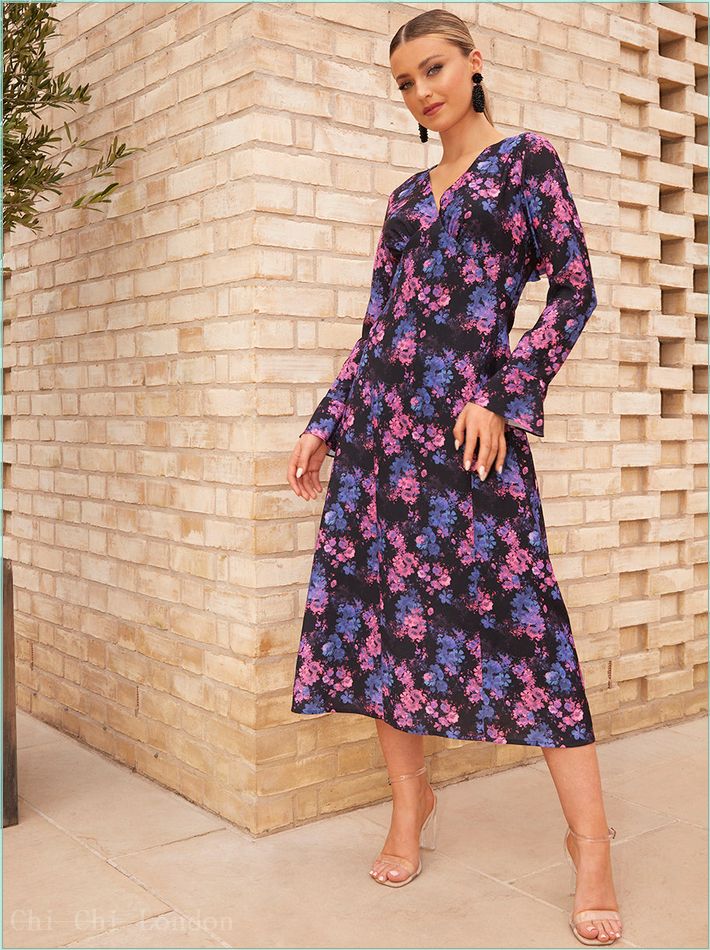  Long Sleeve V Neck Floral Print Midi Dress in Black CT1005BK