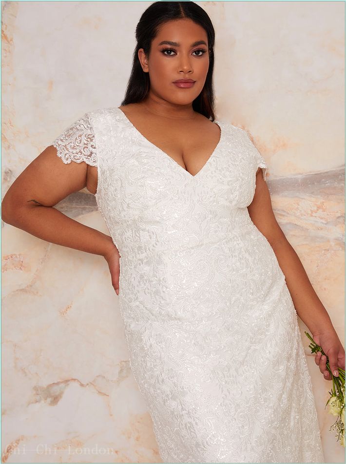  Plus Size Bridal Lace Maxi Wedding Dress in White 80622CWH