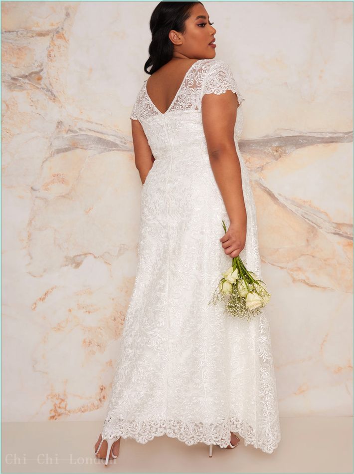  Plus Size Bridal Lace Maxi Wedding Dress in White 80622CWH