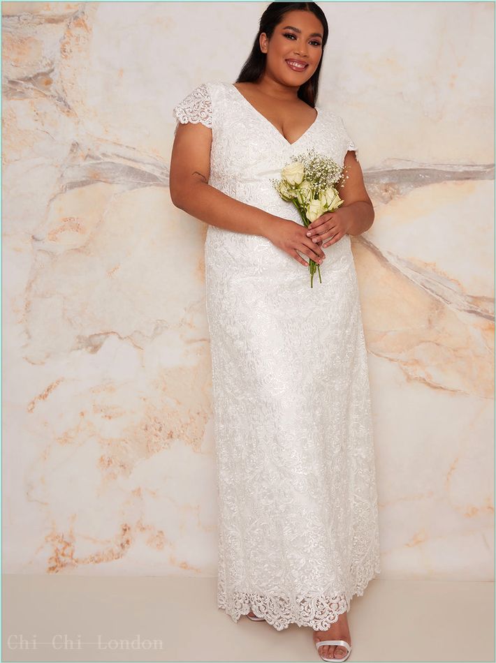  Plus Size Bridal Lace Maxi Wedding Dress in White 80622CWH