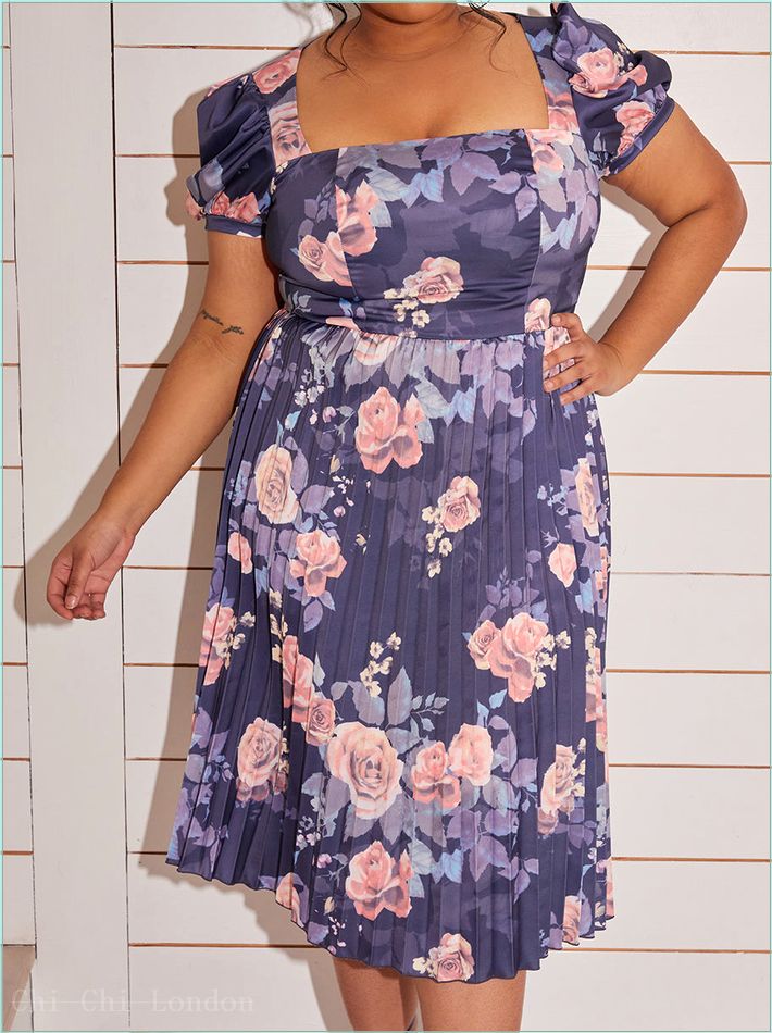  Plus Size Floral Print Pleated Midi Skater Dress in Navy 20296CNB