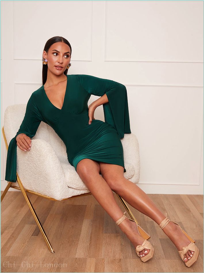  V Neck Split Sleeve Bodycon Mini Dress in Green BU5558GN